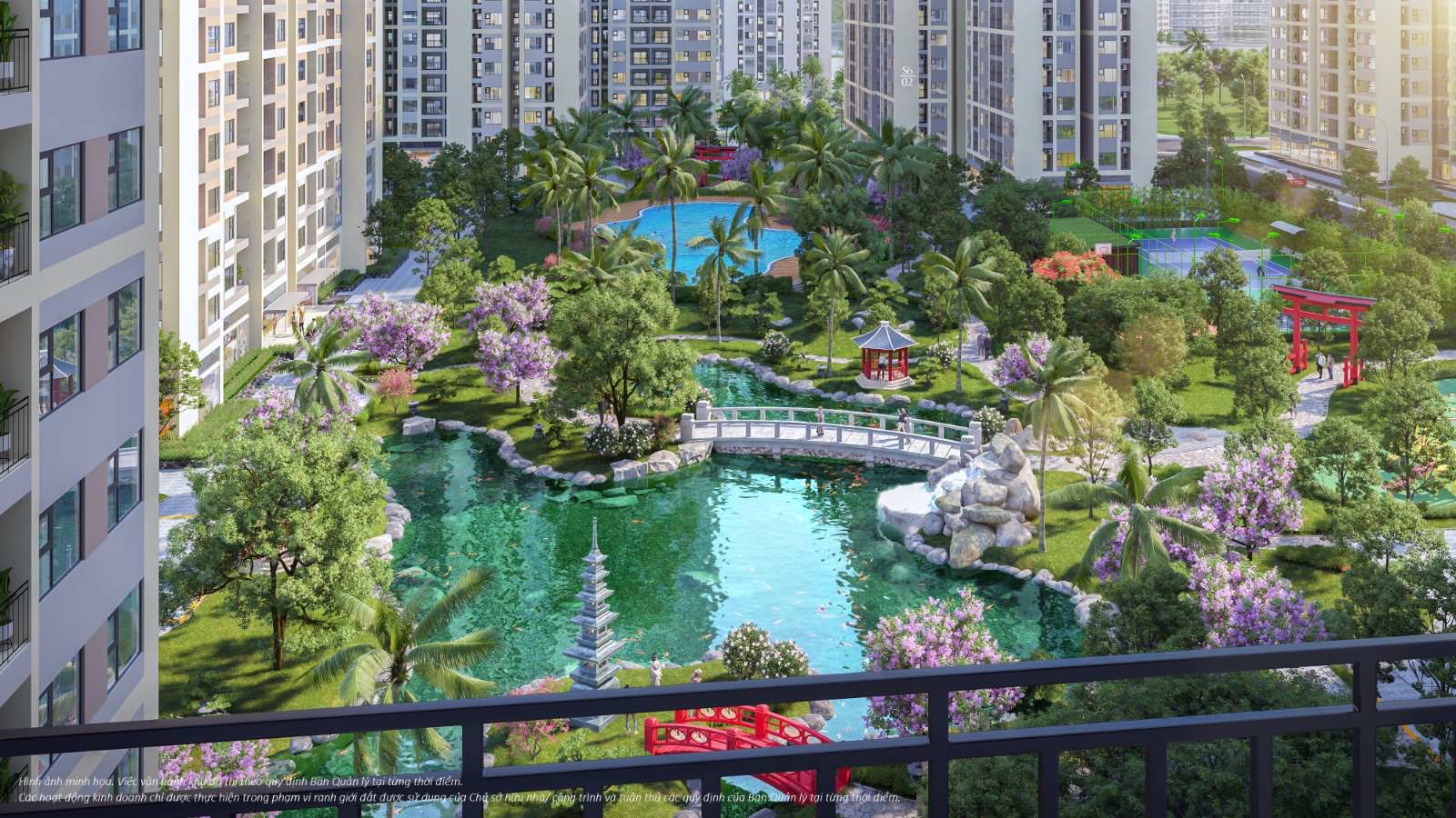 Công viên vườn Nhật nội khu với hồ cá Koi và cầu đỏ tại The Beverly Solari