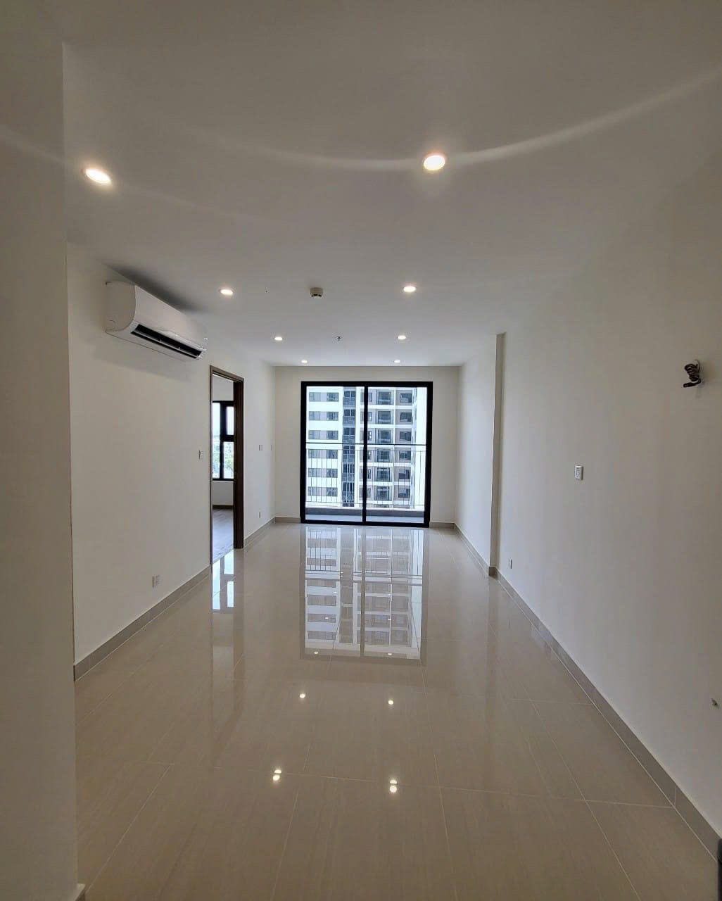 Hình ảnh thực tế phòng khách căn hộ 2 phòng ngủ The Rainbow Vinhomes Grand Park cho thuê.