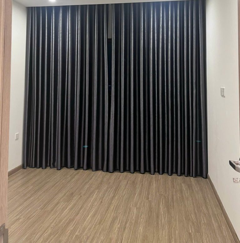 Cho thuê căn hộ chung cư Vinhomes Grand Park phòng trống có sẵn rèm cửa giá tốt.