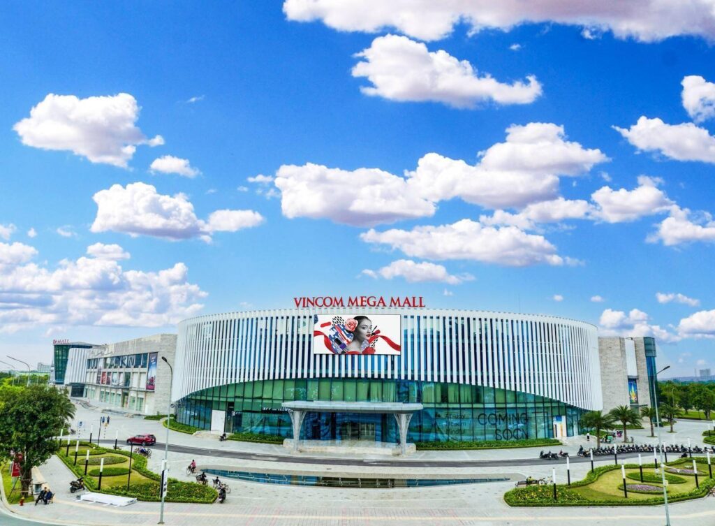 Trung tâm thương mại Vincom Mega Mall sầm uất