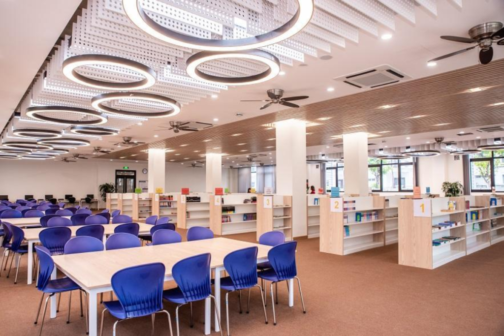 Thư viện chuẩn quốc tế với hàng ngàn đầu sách